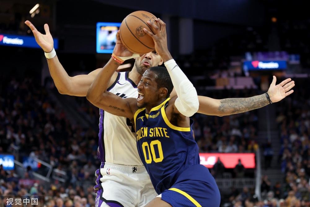 他用努力和 他用努力和